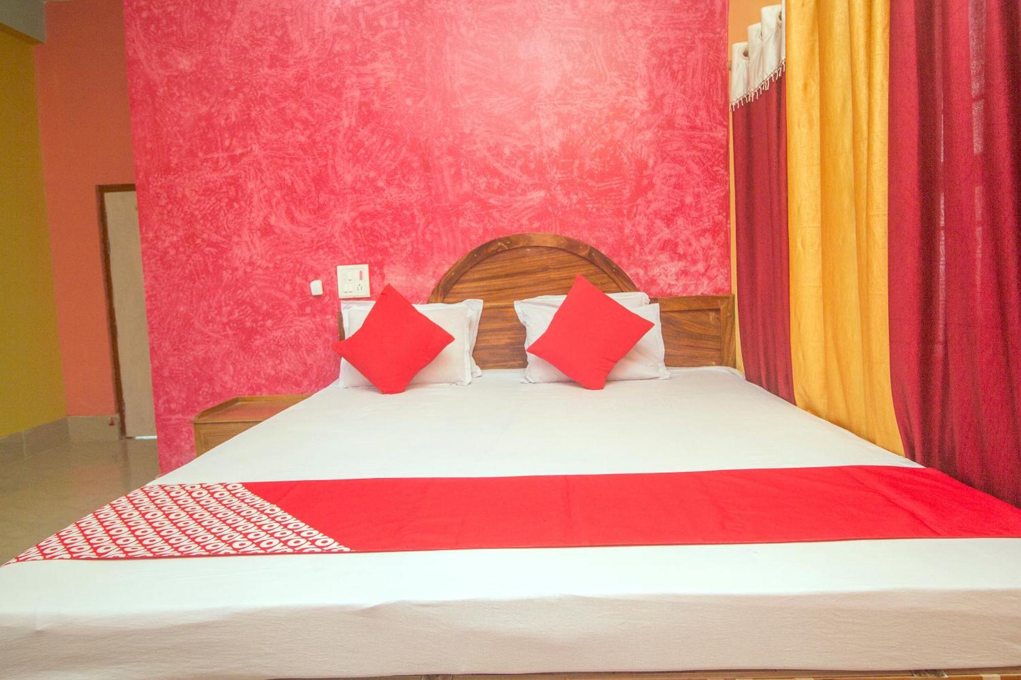 Hotel O Sandhana Homestay Rajabhat Khawa Bagian luar foto